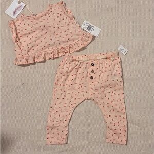 NWT Jessica Simpson Strawberry Print Baby Set